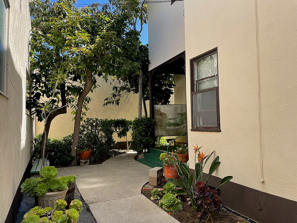 211 W Sola St #F