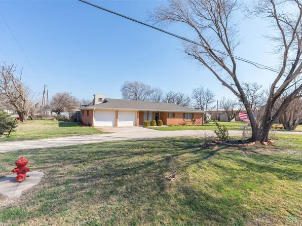 242 NW 2nd St, Trent, TX 79561
