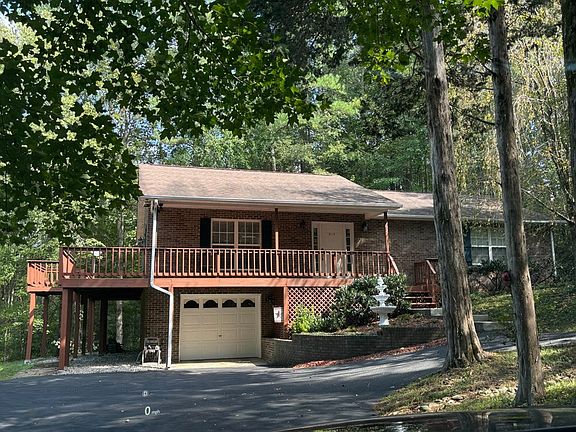 2nd image of 3115 Dogwood Ln