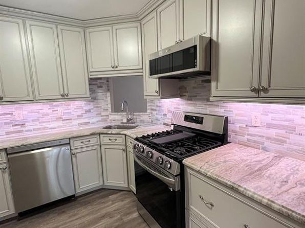 36 Chatham Sq