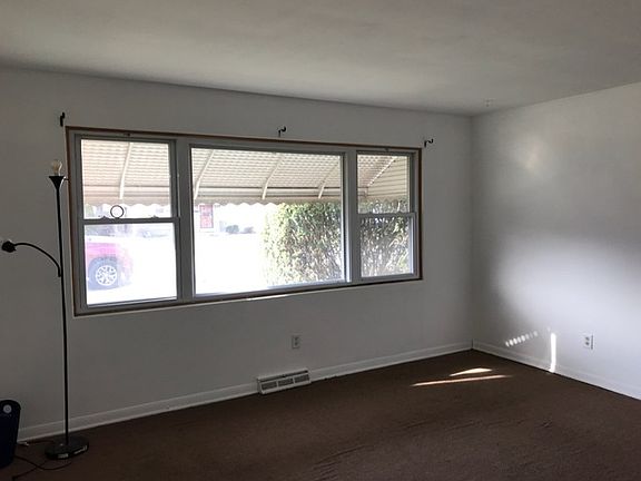 2nd image of 447 Greenbay Ave