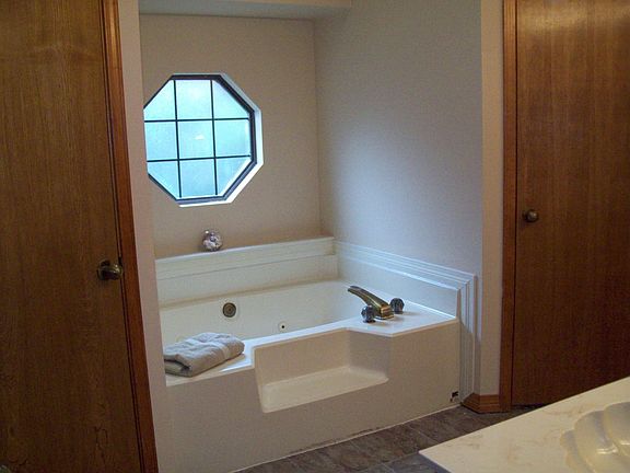 Master spa bath