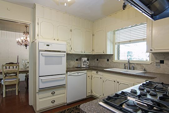 3rd image of 1903 Hughey Dr