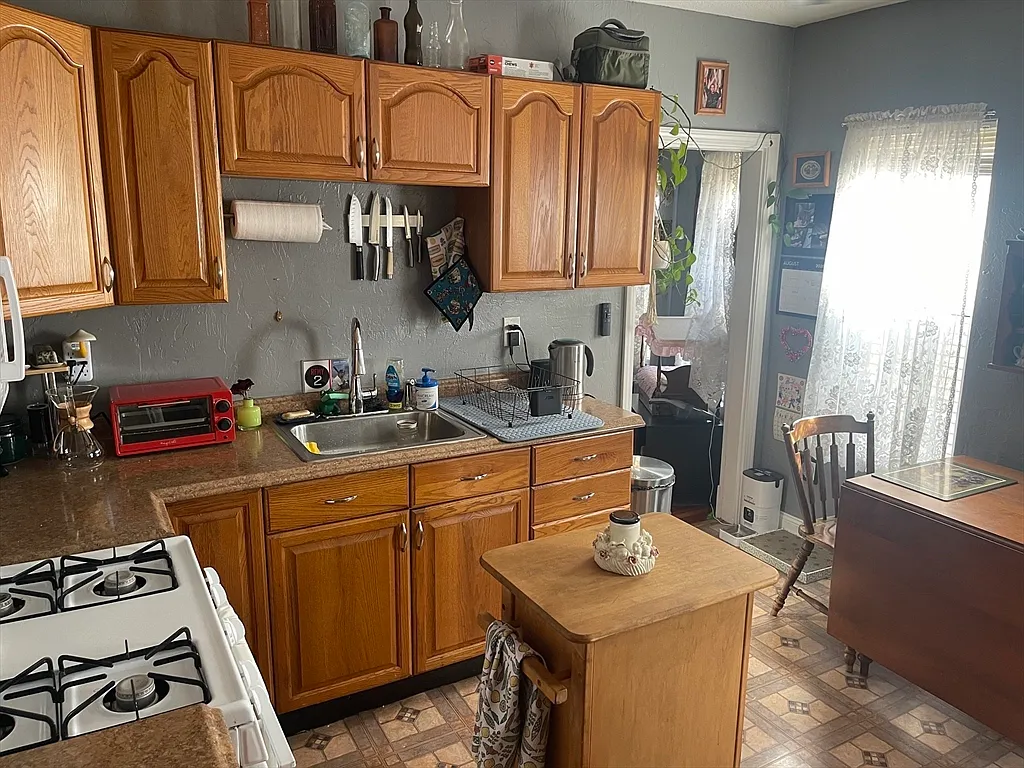 1 bed, 1.0 bath, 650 sqft, $2,000 — Photo 3