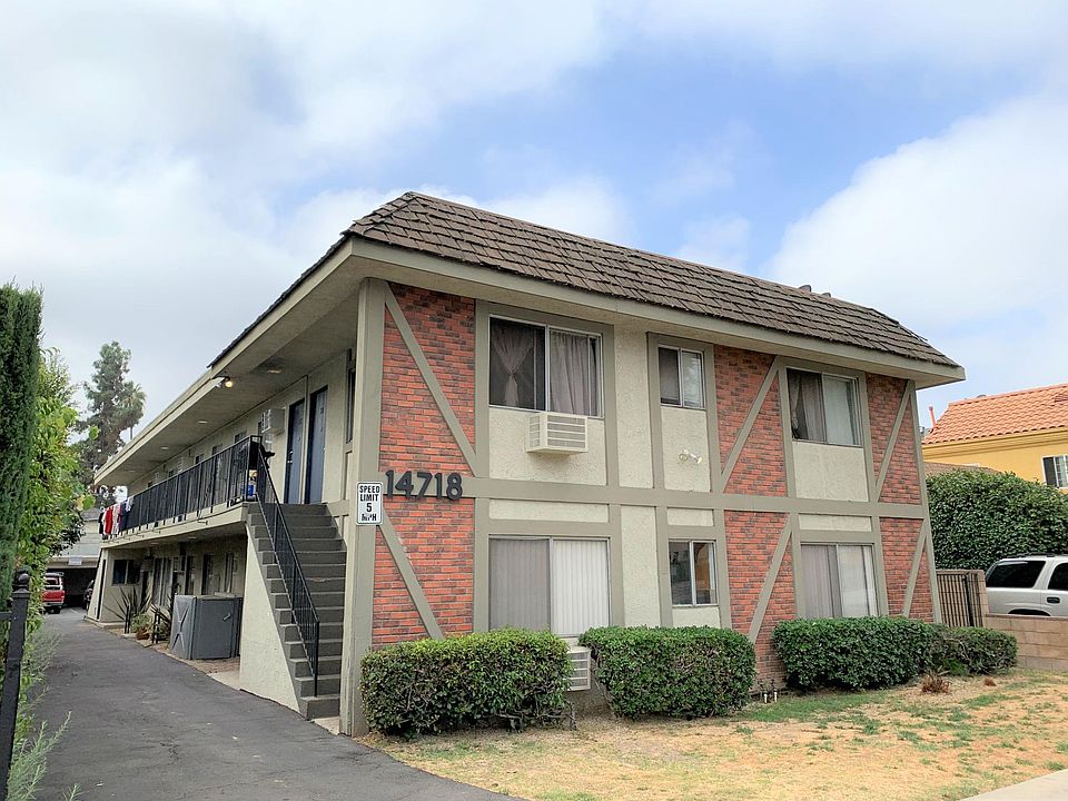 1st image of 14718 Sylvan St APT 104