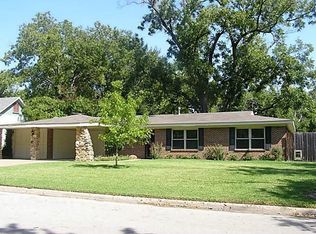 1123 W Lovers Ln, Arlington, TX 76013