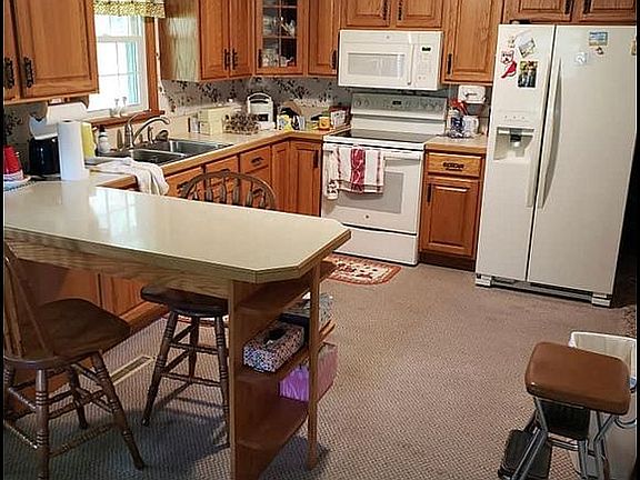 5th image of 106 Union St