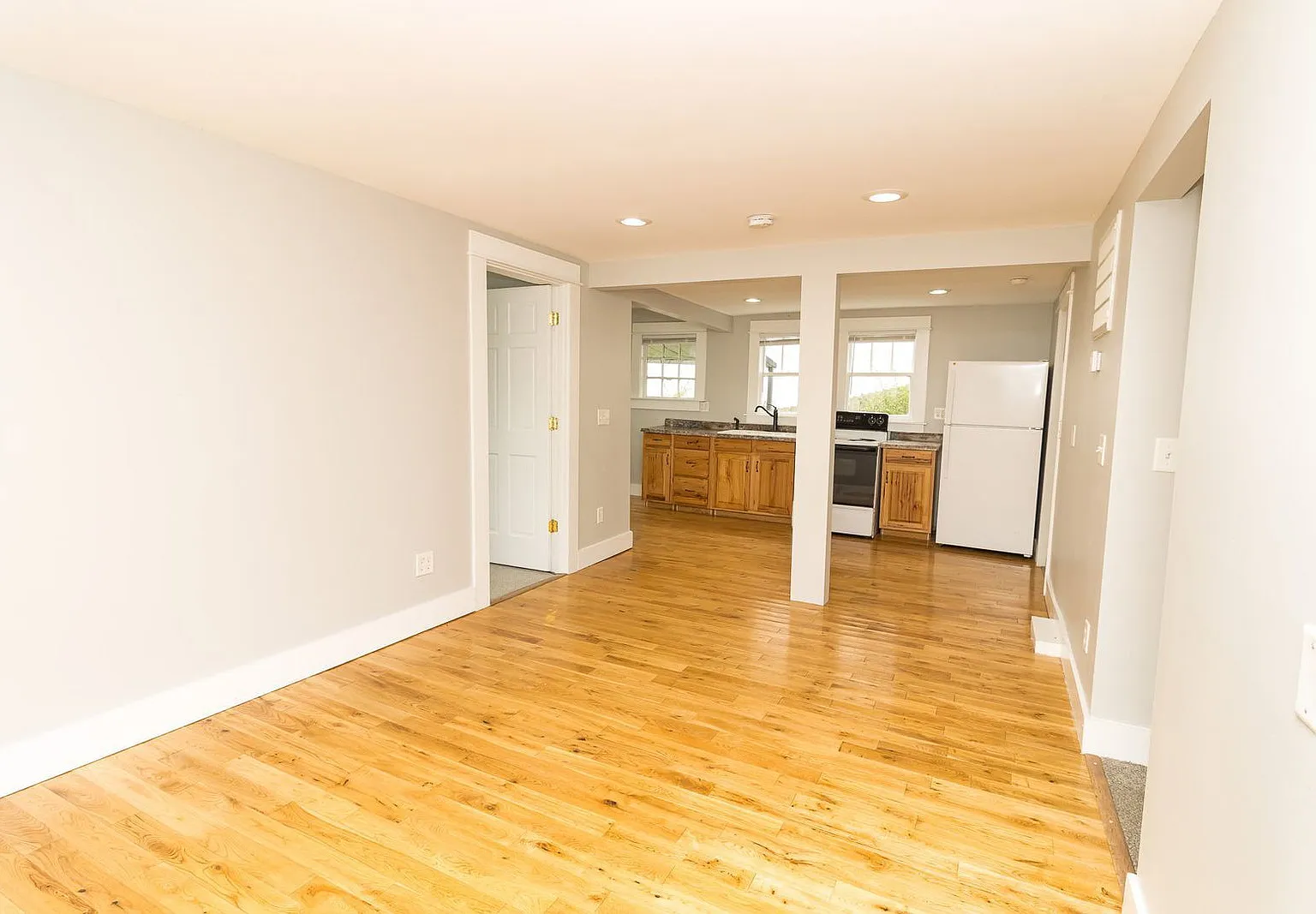 2 bed, 1.0 bath, 970 sqft, $1,495 — Photo 3