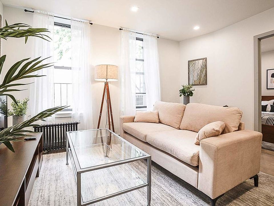 1st image of 944 Columbus Ave #186