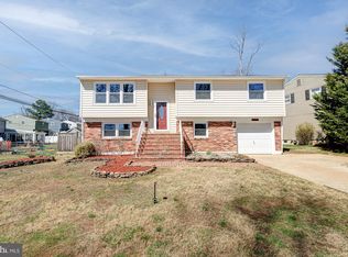 212 Darwin Dr, Newark, DE 19711