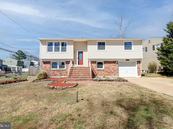 212 Darwin Dr, Newark, DE 19711