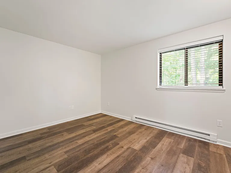 255 Main St — Photo 14