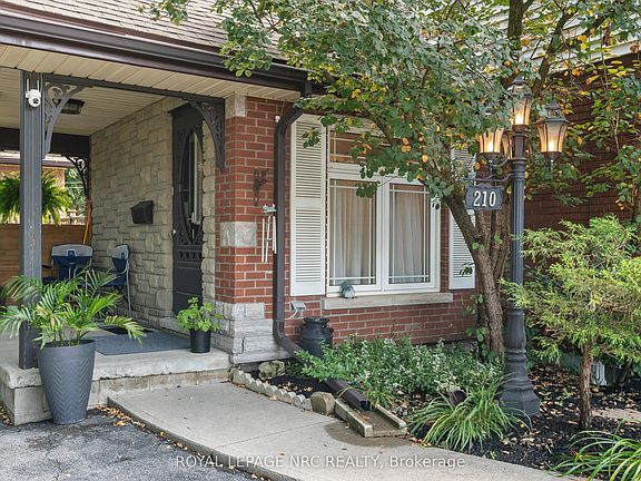 3rd image of 210 Ontario St