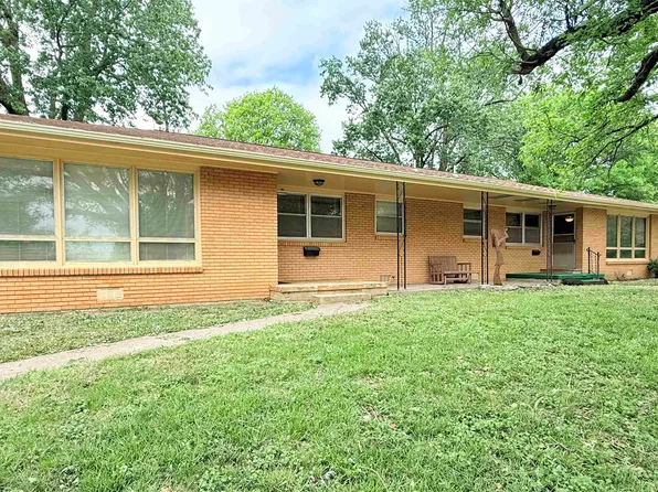 701-703 S Coble St, Marion, KS 66861