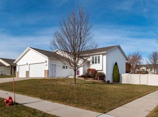 3226 Baltus Dr, Bismarck, ND 58501