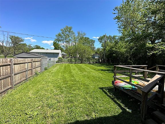 2nd image of 11974 Bridgevale Ave
