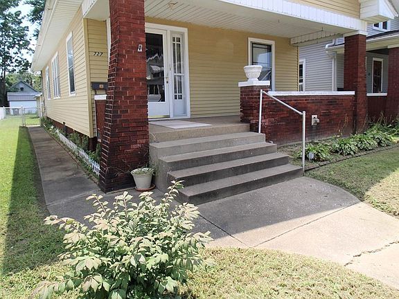 2nd image of 727 E Delaware St