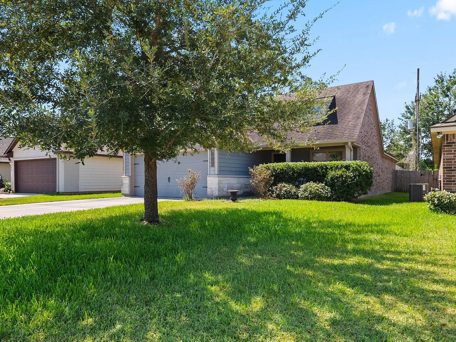 3 bed, 2.0 bath, 1710 sqft, $1,875 — Photo 2
