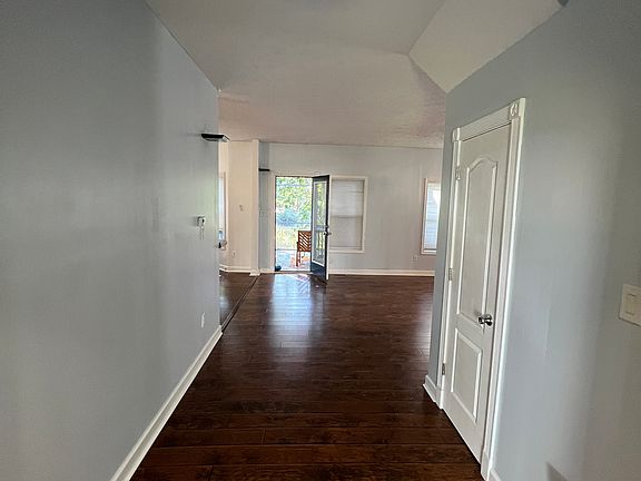 4th image of 237 Southlake Pl