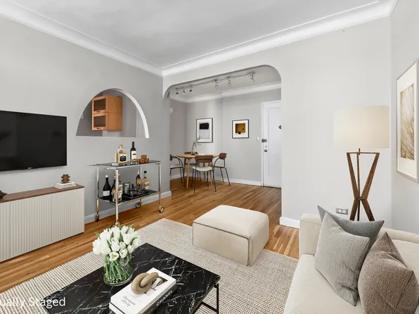 300 West 53rd Street image 3 of 13