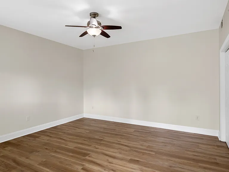 111 Pine St #4W — Photo 2