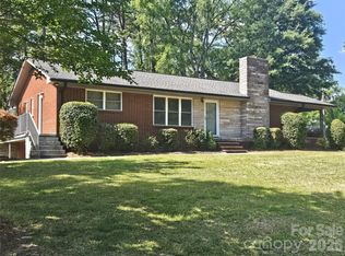 557 Goldmoor Dr NE, Concord, NC 28025