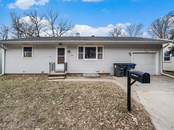 1540 Sunset Dr, Council Bluffs, IA 51503