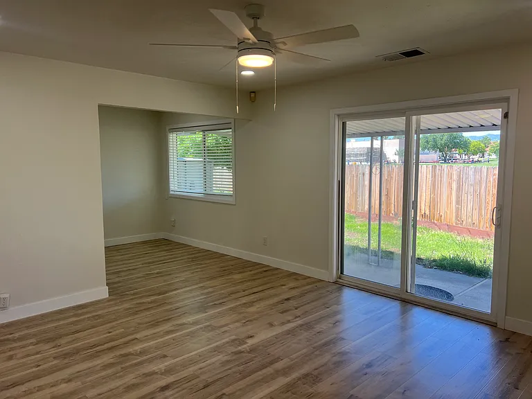 908 Apricot Ave — Photo 6
