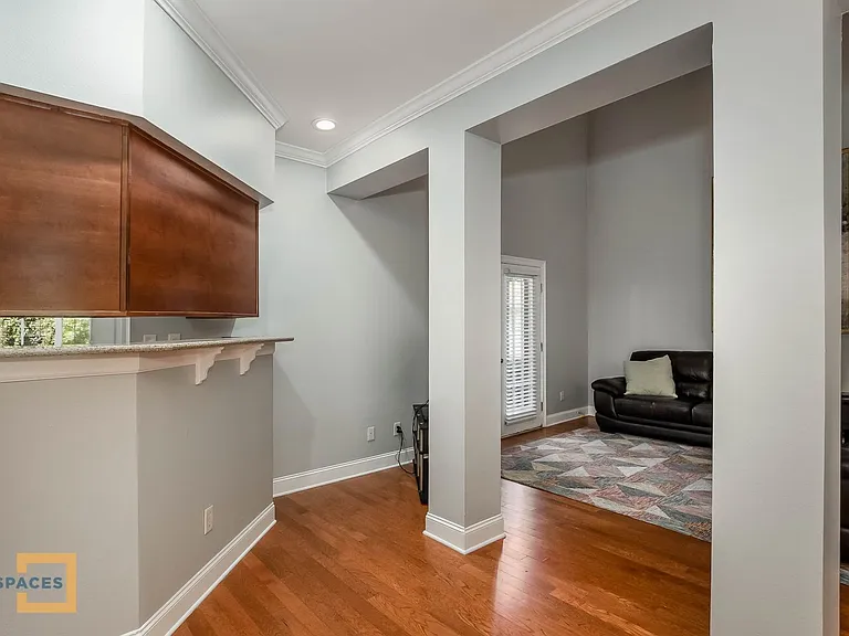 3218 Veterans Memorial Pkwy — Photo 15