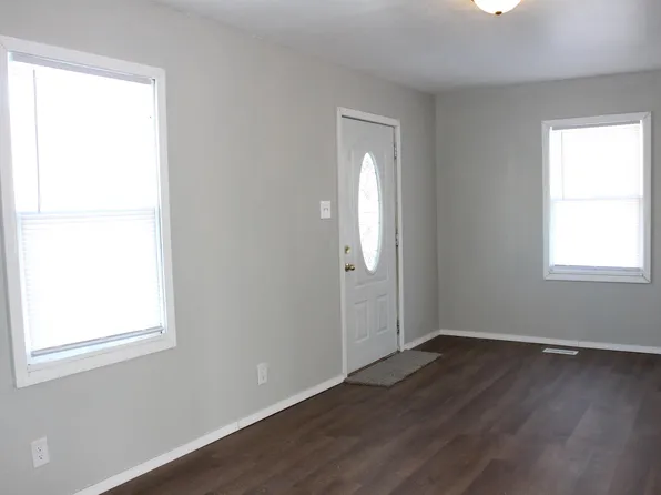 707 W 10th St, Sedalia, MO 65301