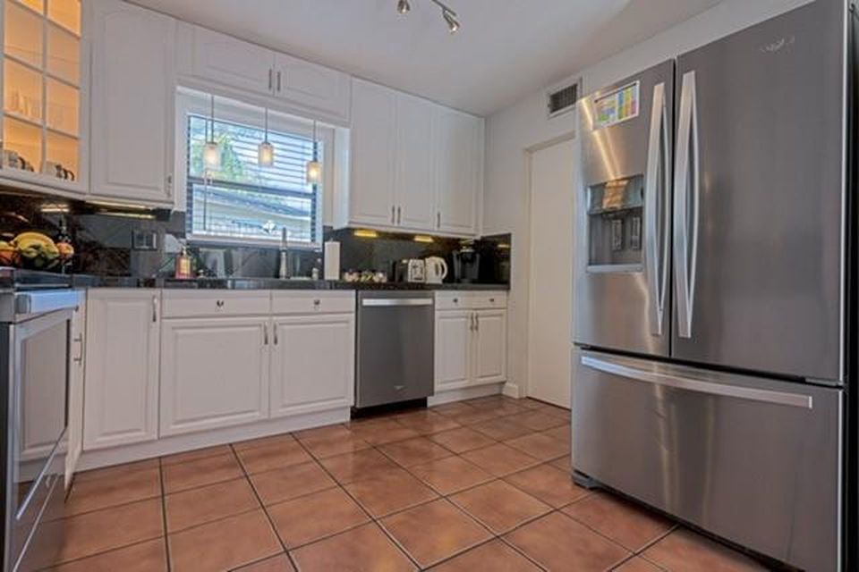 1311 SW 56th Avenue, Fort Lauderdale, FL - View 3