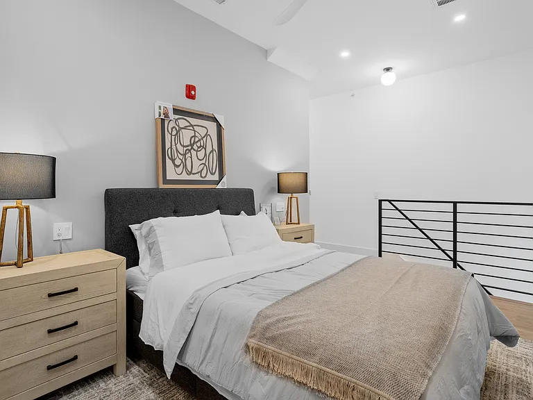 The Roe at Manayunk Apartments and Townhomes — Photo 126