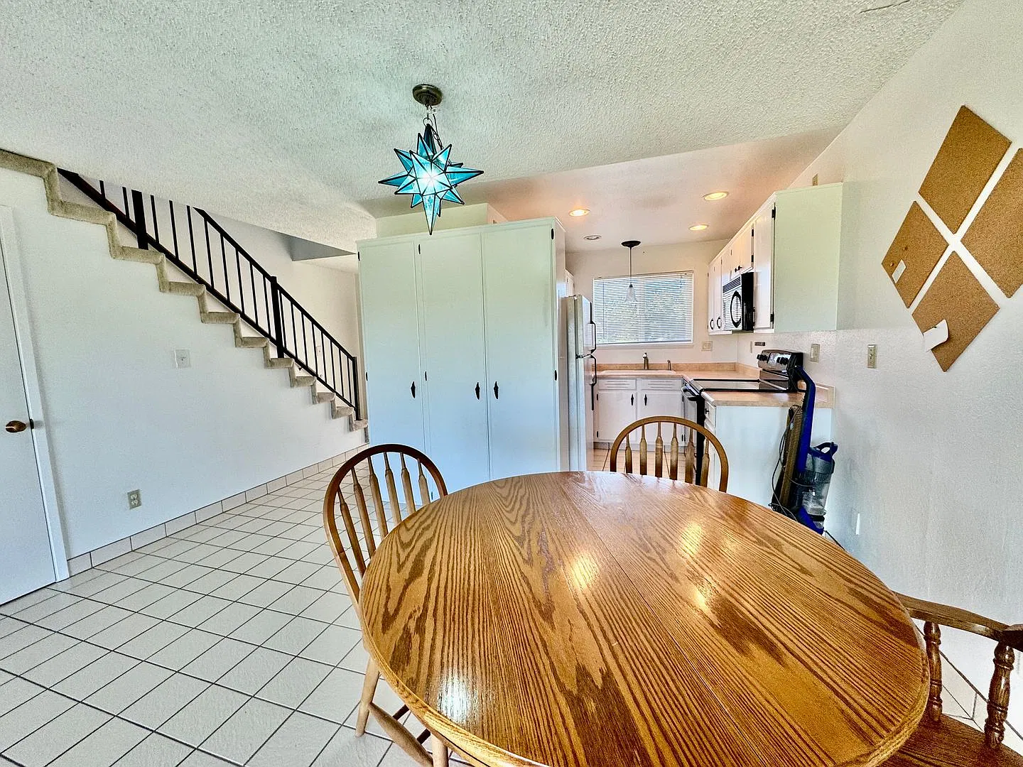 2 Bedroom Beach Front Condo in Ocean Park! — Photo 3