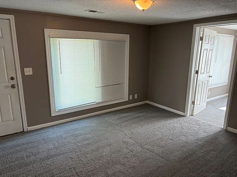 10717 E Truman Rd — Photo 10