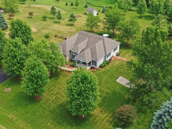 5285 Fox Hollow DRIVE, Hartford, WI 53027