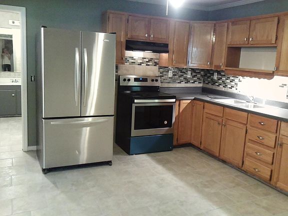 Newly remodeled kitchen & smooth top stove !
