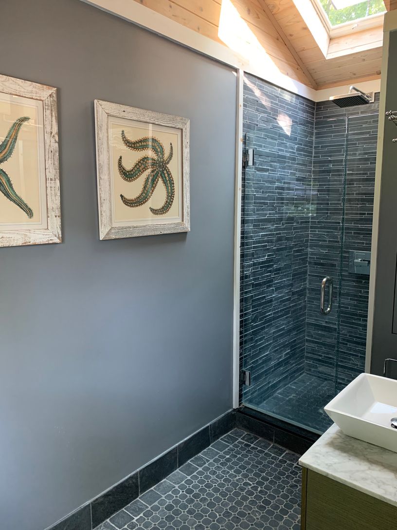  Primary ensuite bathroom