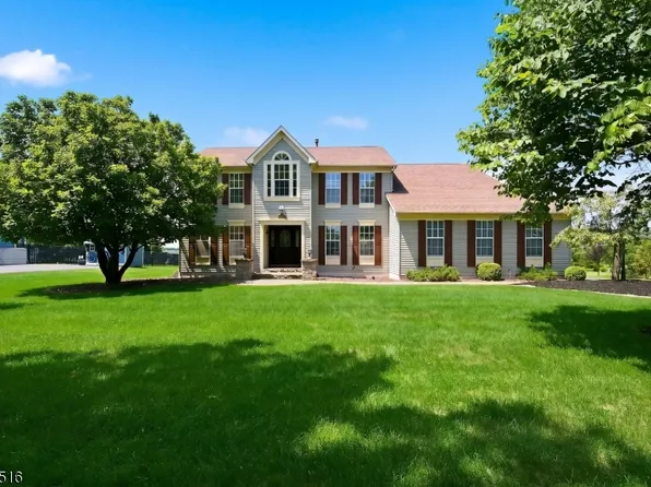 17 Bacorn Rd, Raritan Twp., NJ 08822