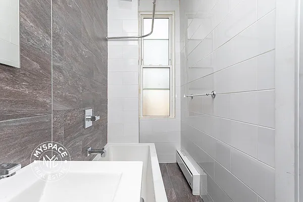 Rented by MySpaceNYC | media 20