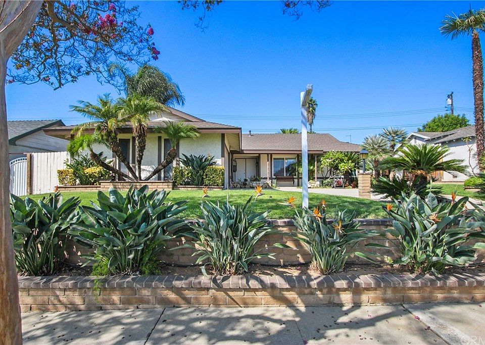 1st image of 1333 E Palm Dr