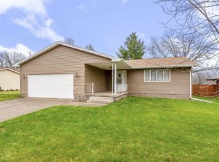 606 Woodland Way, Muscatine, IA 52761