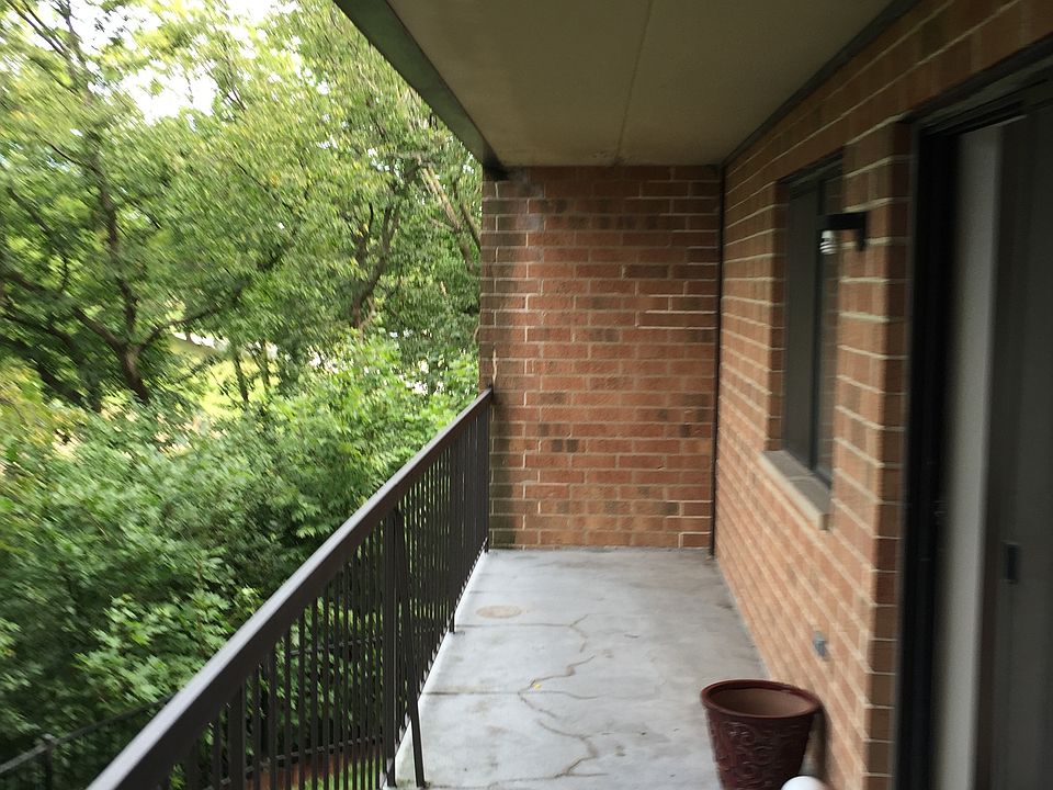 1st image of 5950 Lake Bluff Dr Unit 201