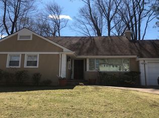 10 Grace Ct N, Great Neck, NY