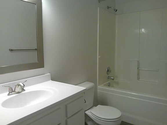5th image of 3781 E Kemper Rd