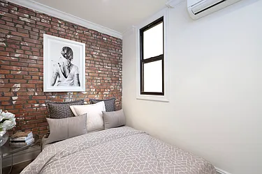 Rented by R New York