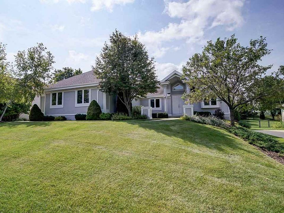 1st image of 9801 Shadow Wood Dr