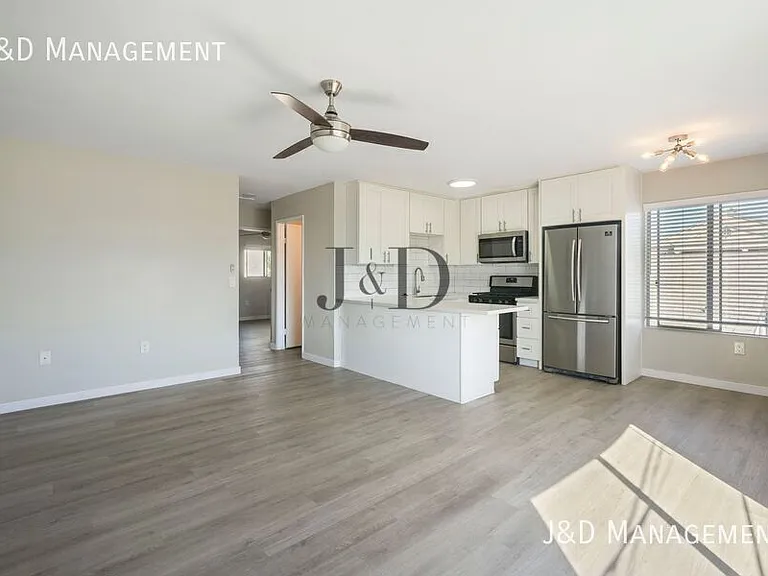 4624 Oregon St — Photo 2