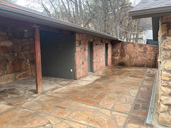 5th image of 1711 E Arrowhead Ave