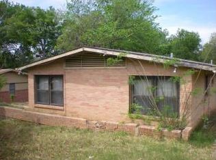 918 NW 9th St, Grand Prairie, TX 75050