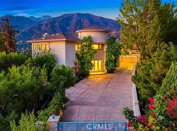 2nd image of 387 Torrey Pines Dr